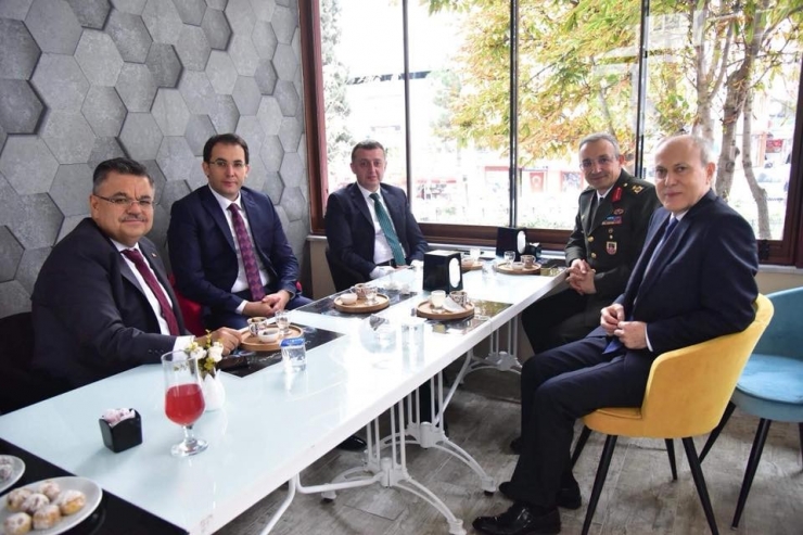 Protokol Üyeleri Bilecik’in Unutulmaya Yüz Tutmuş Lezzetlerini Tattı