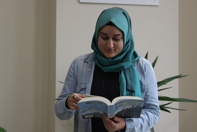 21 Yaşındaki Genç Yazarın Romanı Piyasaya Çıktı