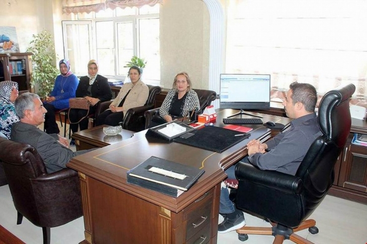 Kadın Kolları Başkanı Öztin, Kaymakam Toprak’ı Ziyaret Etti