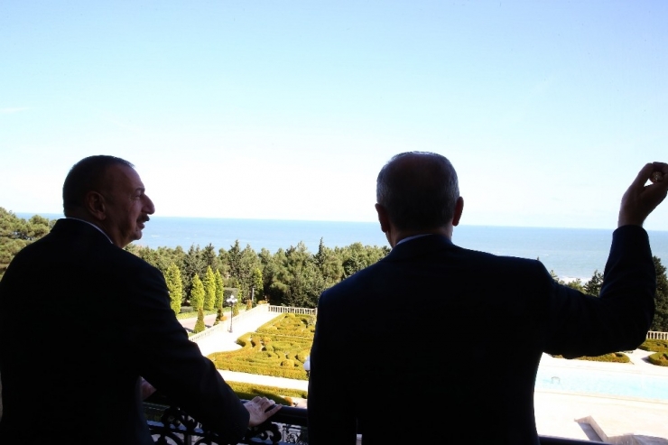 Cumhurbaşkanı Erdoğan, Aliyev İle Bir Araya Geldi