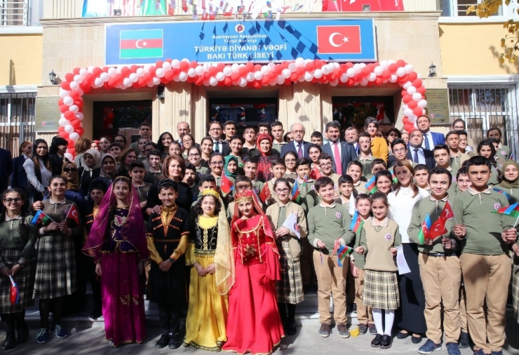 Emine Erdoğan, Yenilenen Bakü Türk Lisesi Açılış Törenine Katıldı