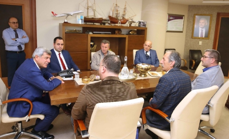 Başkan Karaosmanoğlu, Stk’lar İle Bir Araya Geldi