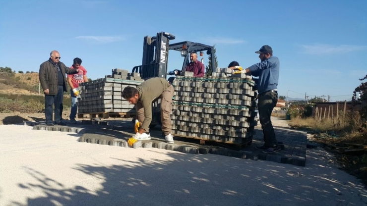 Çepnibektaş Mahallesinde Kilit Parke Çalışmaları Başladı
