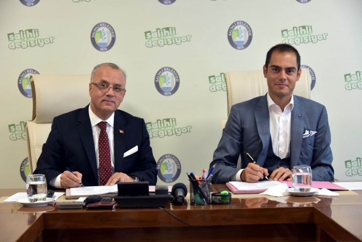 Salihli’ye Hem Isıtacak, Hem Gelir Elde Edecek İmza Atıldı