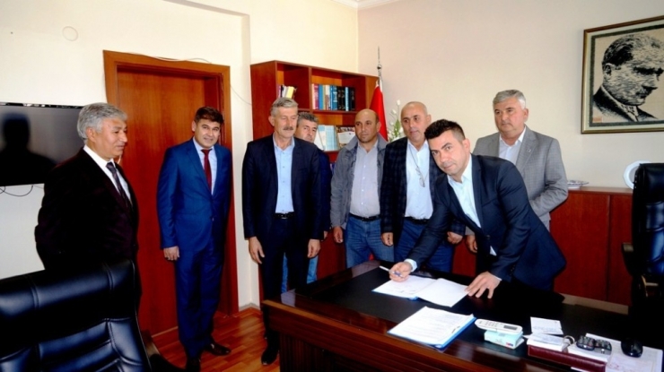 Sarıgöl’de Hayırseverlerden Okul Hamlesi