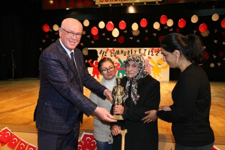 Atatürk Çocuklarından Coşkulu Cumhuriyet Bayramı Kutlaması