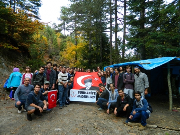 Burhaniye’de Öğrenciler Kazdağı Yürüyüşüne Katıldı