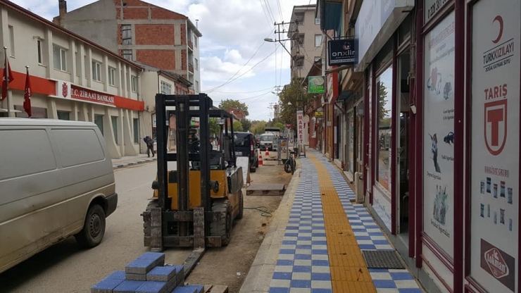 Pazaryeri’nde Kaldırım Çalışmaları Devam Ediyor