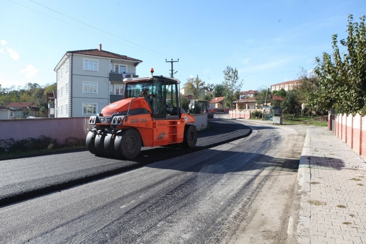 Arifiye’ye 2 Bin 800 Ton Sıcak Asfalt Atıldı