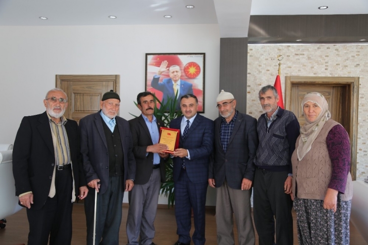 Sindelhöyük Mahallesinden Başkan Cabbar’a Teşekkür Ziyareti