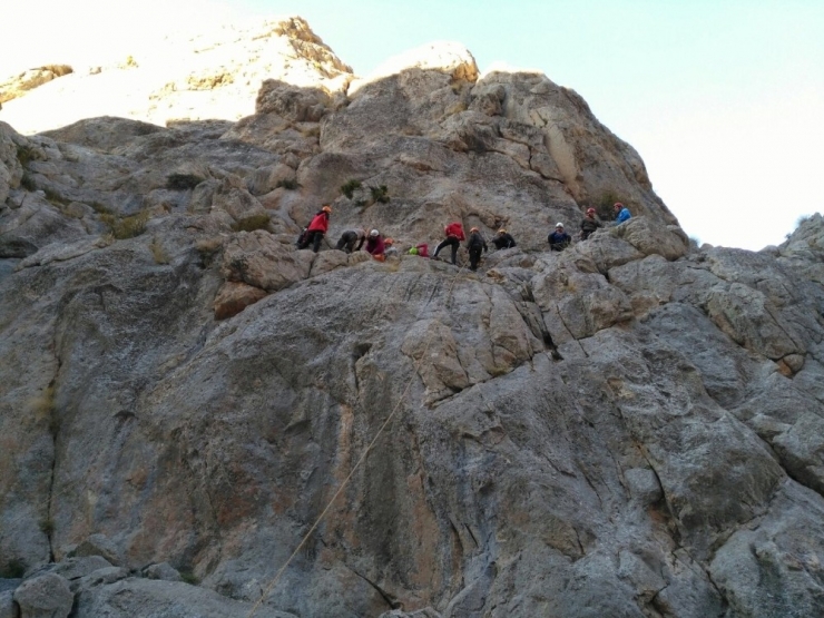 Dak Personeli Arama Kurtarma Eğitiminde