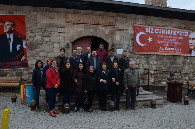 Üniversite Kütüphanecilerinden Odunpazarı Turu