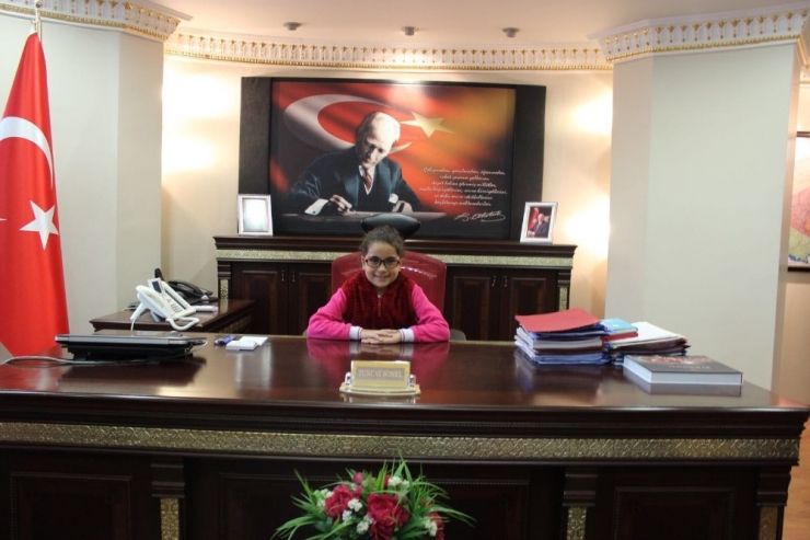 Dün İstedi, Bugün Vali Oldu