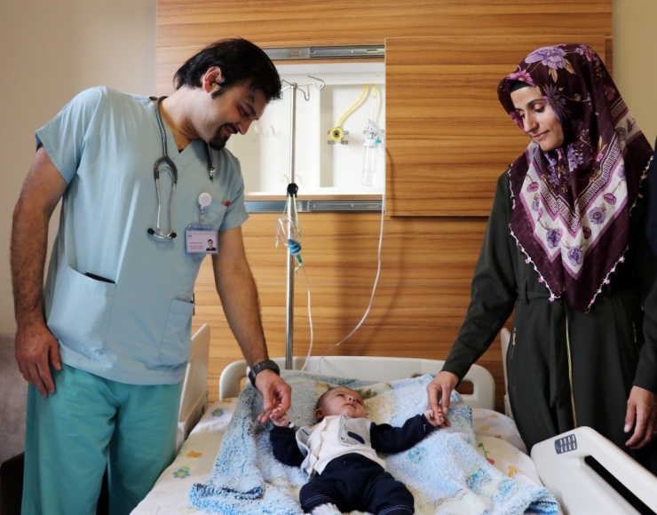 4 Aylık Bebeğe Kalp Ameliyatı