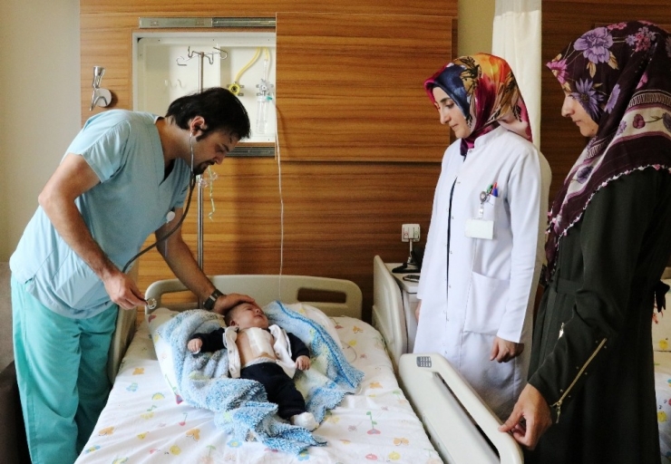 4 Aylık Bebeğe Kalp Ameliyatı