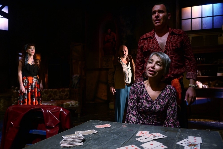 Adt’den Yeni Oyun: "Tütüncü Dükkanı"