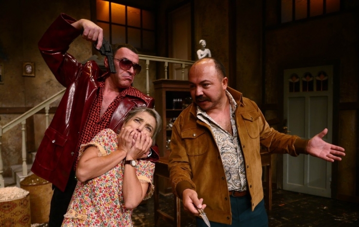 Adt’den Yeni Oyun: "Tütüncü Dükkanı"