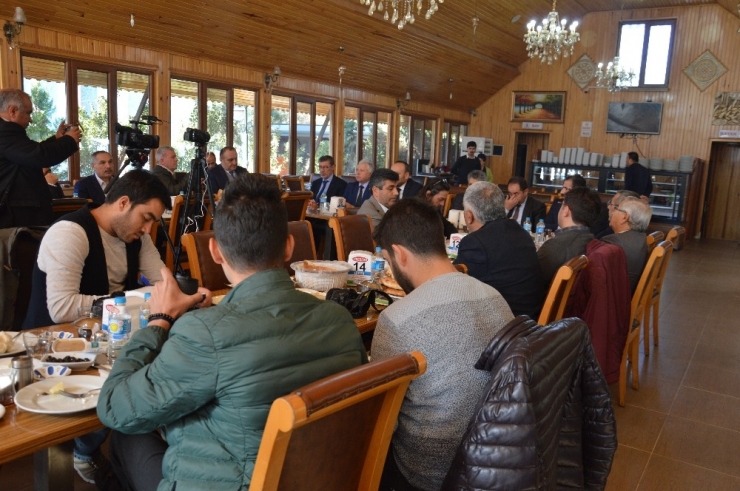 Ak Parti’li Dağdelen: “Siyaseti Hizmet İçin Yapıyoruz”