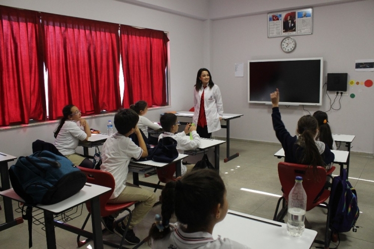 İki Öğretmen, Kitaplara “Göz Kulak” Olacak