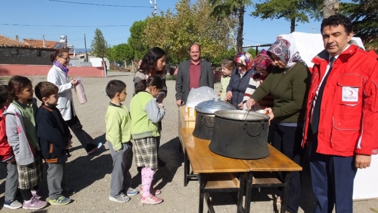 Kızılay Haftasını Aşure İle Kutladılar