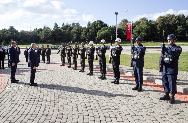 Başbakan Binali Yıldırım Milli Savunma Üniversitesi Akademik Yıl Açılışına Katıldı