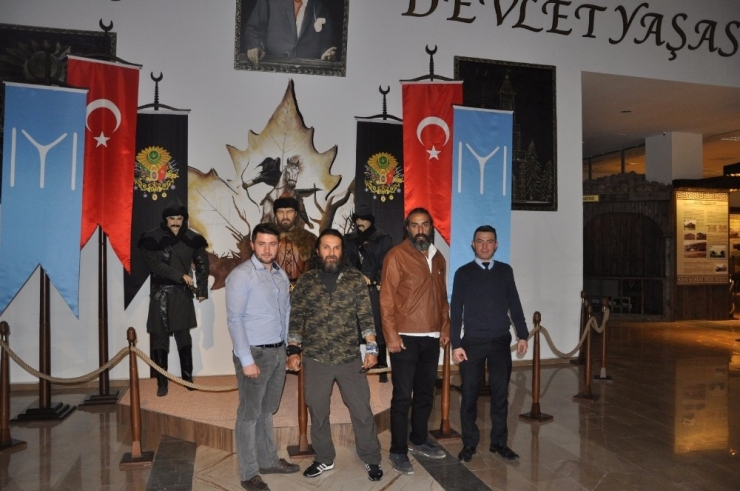 Diriliş Ertuğrul Dizisi Oyuncularından Bilecik Gezisi