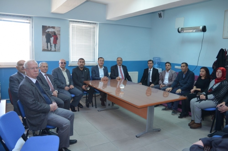 Öner Ve Ekibi Kulalı Eğitimcilerin Sorunlarını Dinledi