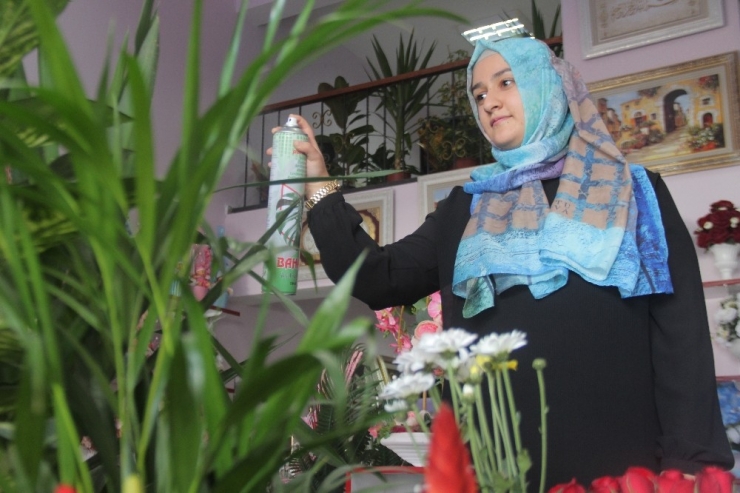 Genç Girişimci İlçesinin İlk Çiçekçisi Oldu