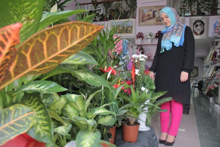 Genç Girişimci İlçesinin İlk Çiçekçisi Oldu