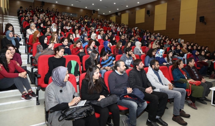 Emekli Büyükelçi Kenan Gürsoy, Erü’de Konferans Verdi