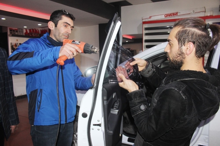 Yeni Başladığı İşe Yasak Engeli