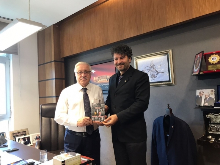 Fetö İhanetleri Paralel Tekerrür Kitabında