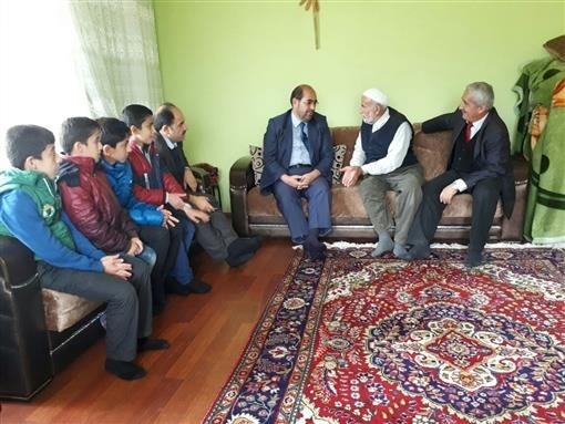 Kur’an Kursu Öğrencilerinden Yaşlılara Ziyaret