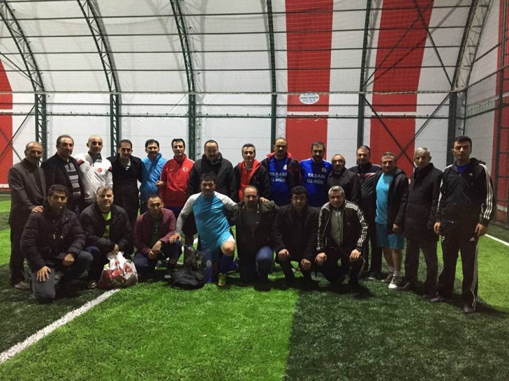 Hanak’ta Halı Saha Açılışı Yapıldı