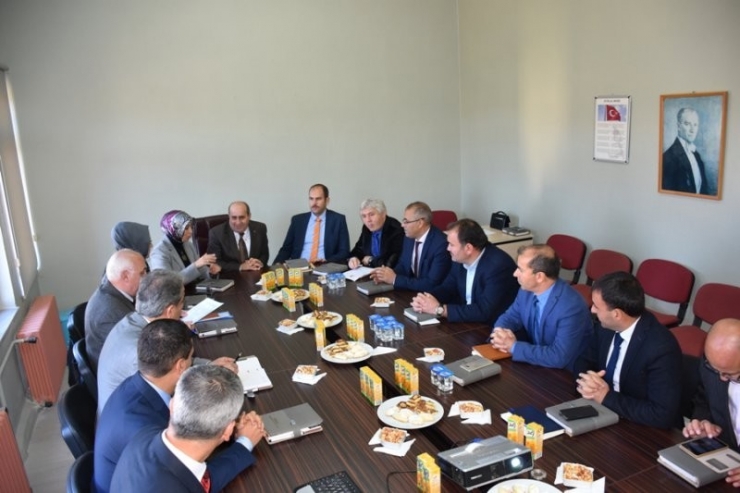 İlçe Milli Eğitim Müdürleri İstişare Toplantısı Yenipazar’da Yapıldı