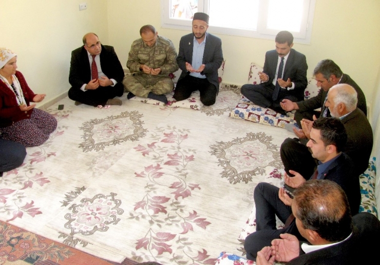 Evsiz Kadına Kaymakam Ev Yaptırdı