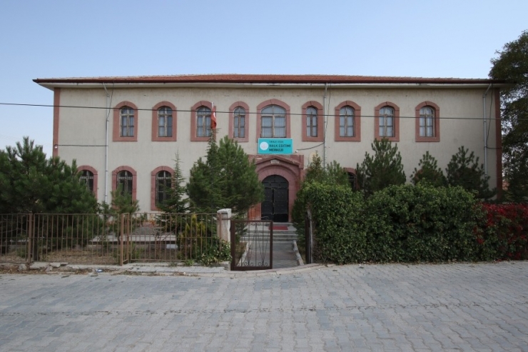 Keskin’de Her Beş Kişiden Biri Halk Eğitim Sertifikalı