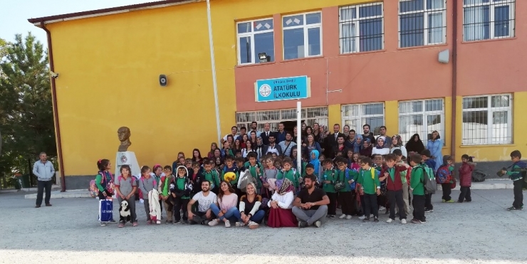 Öğretmen Adaylarından Sosyal Sorumluluk Projesi