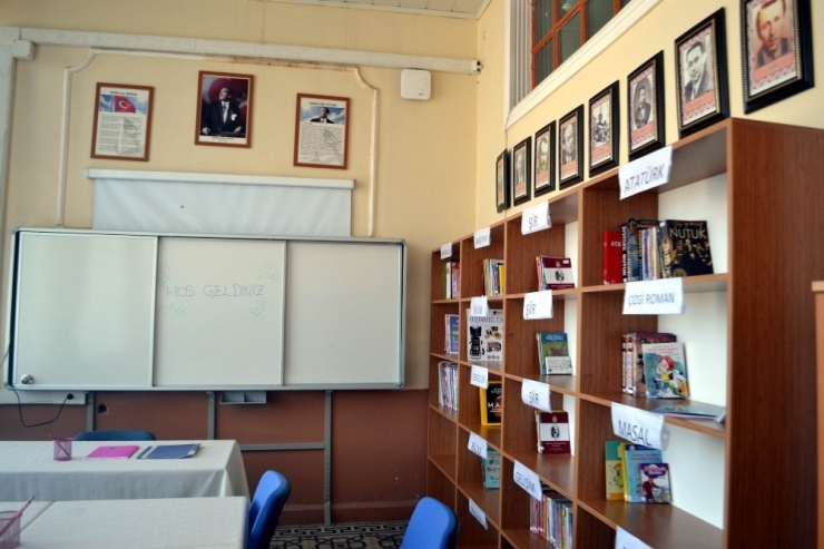 Eğitim Gördüğü Okula Vefa Örneği