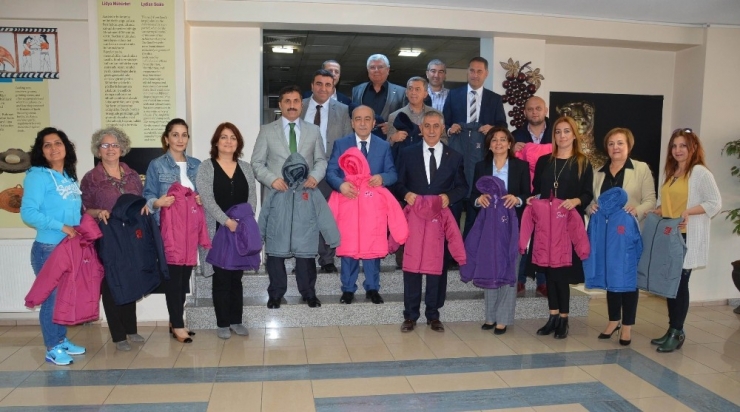 Salihli, Kula Ve Selendi’deki Öğrenciler Üşümeyecek