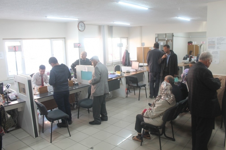 10 Ayda 53 Bin Kişi Yeni Kimlik Aldı