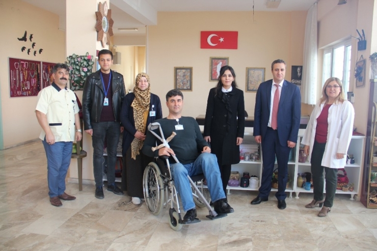 Vali Eşi Dr. Çiğdem Şimşek Toplum Ruh Sağlığı Merkezini Ziyaret Etti