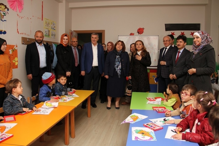 Başkan Toçoğlu: "Eğitimlerine Katkı Sunacağız"