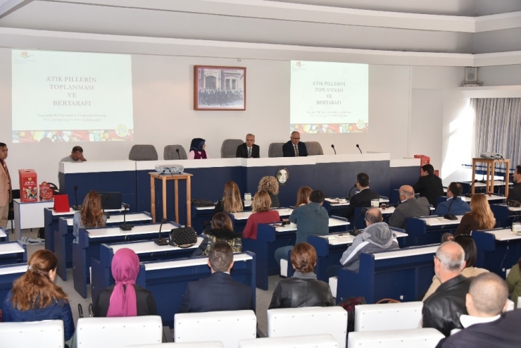 Salihli’de Öğretmenlere Atık Pil Eğitimi Verildi