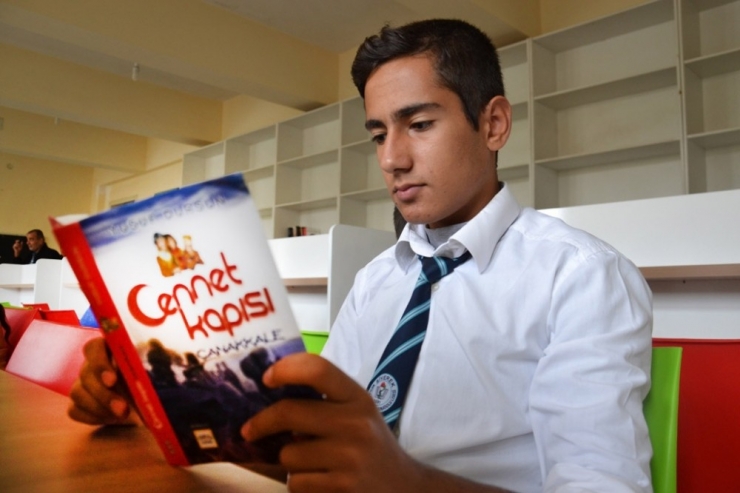 Okul Kütüphanesi Kitap Bağışı Bekliyor