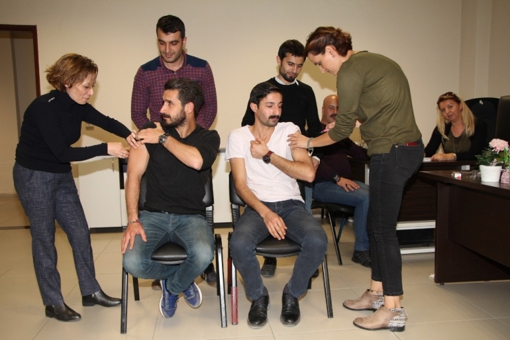 Grip Ve Soğuk Algınlığına Karşı Sağlık Personeline Aşı