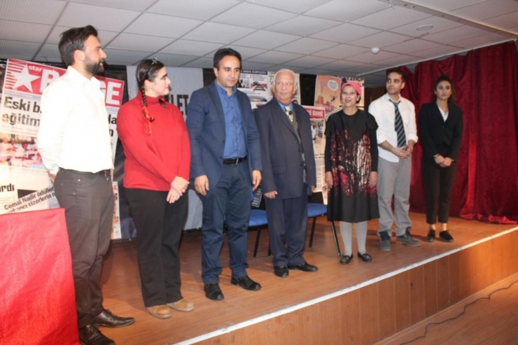 Çaldıran’da ‘Dikkat Aile Var’ Oyunu Sahnelendi
