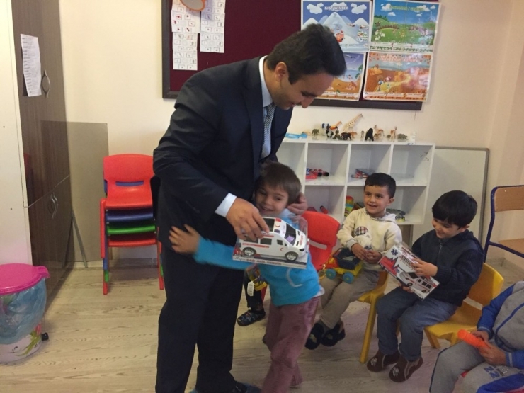 Kaymakam Dundar’dan Anaokulu Öğrencilerine Ziyaret