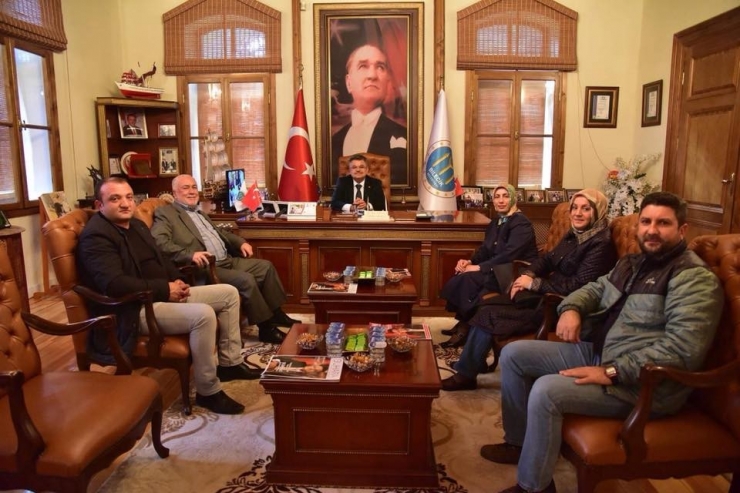 Ak Parti İlçe Teşkilatlarından Başkan Yağcı’ya Ziyaret