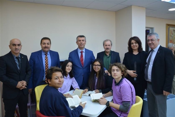 Edremit’te Yeni Bir Z Kütüphane Açıldı